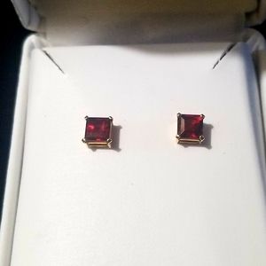 Genuine Garnet Princess-Cut Stud Earrings Gold